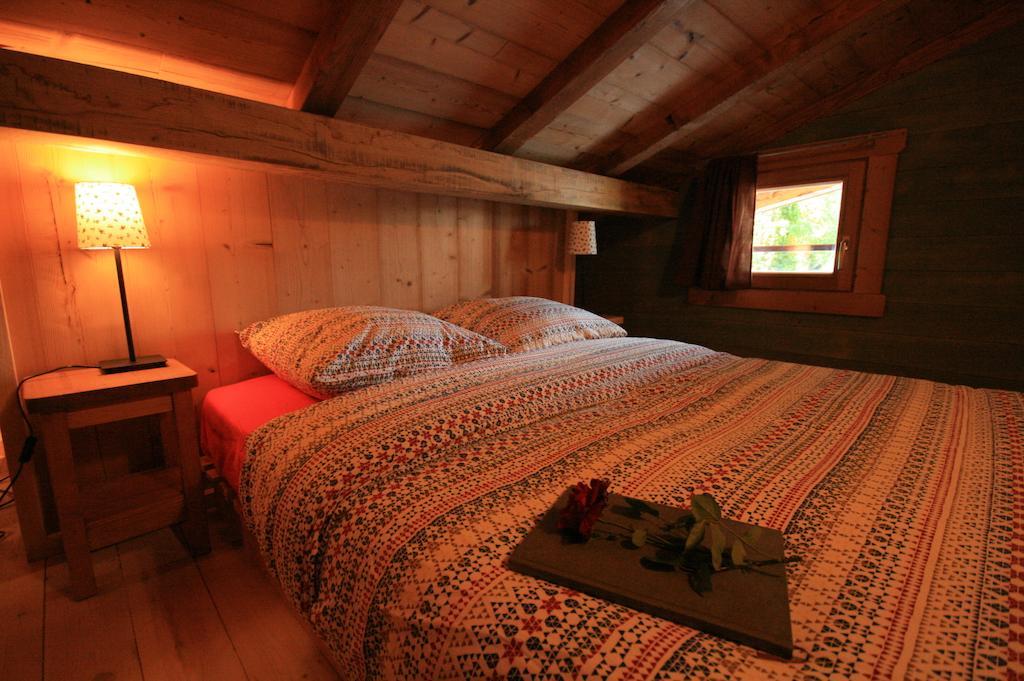 Domaine Des Brouilles Bed and Breakfast Malafretaz Kamer foto
